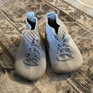 Harts bootees 6-12 months